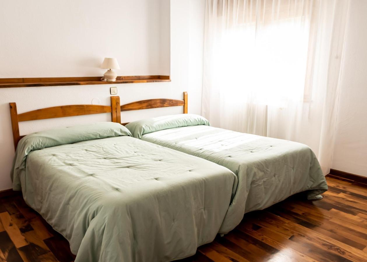 Hostal Restaurante Ventasierra Valdore Bagian luar foto