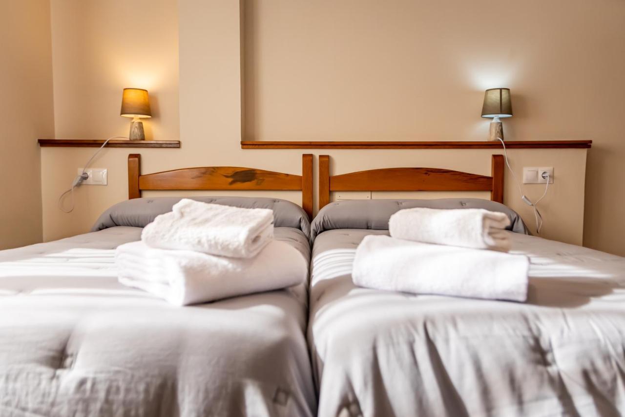 Hostal Restaurante Ventasierra Valdore Bagian luar foto