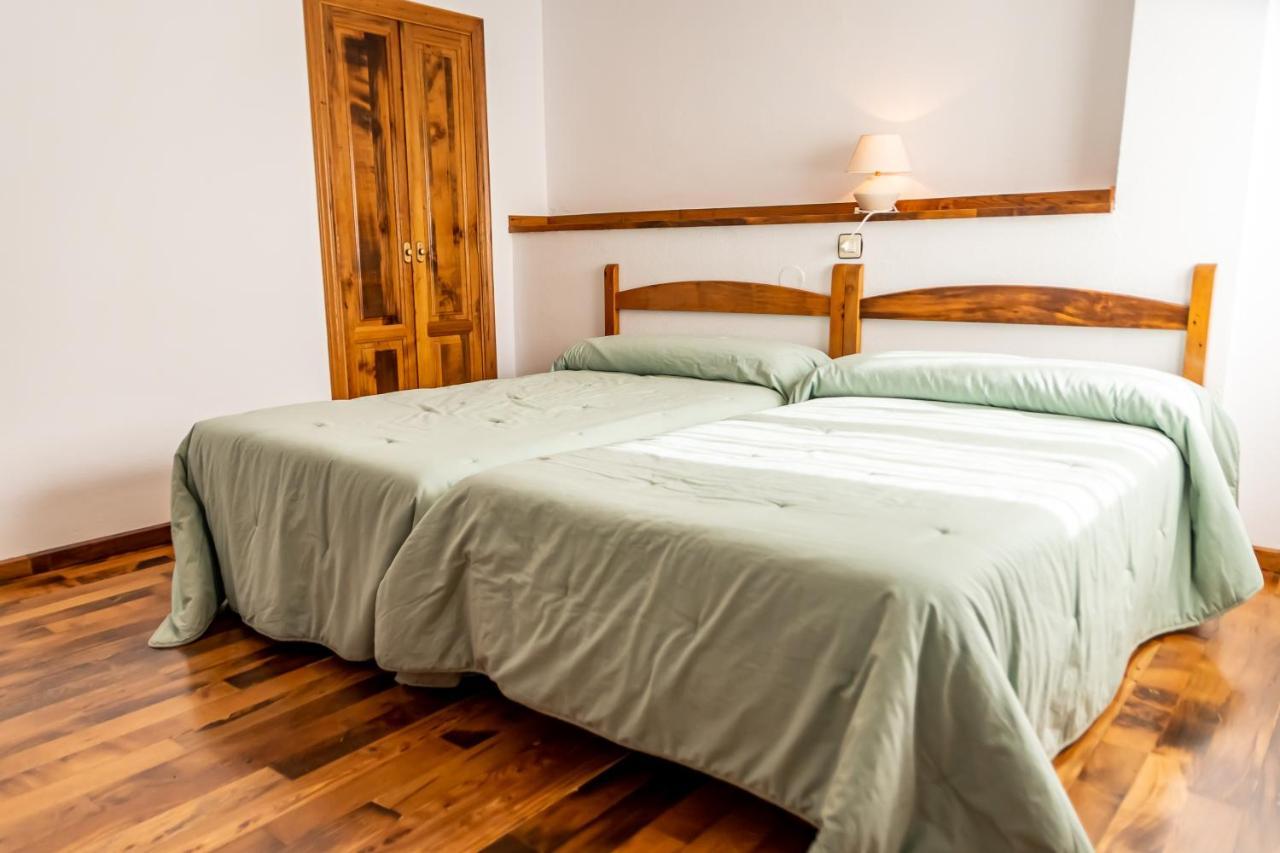 Hostal Restaurante Ventasierra Valdore Bagian luar foto