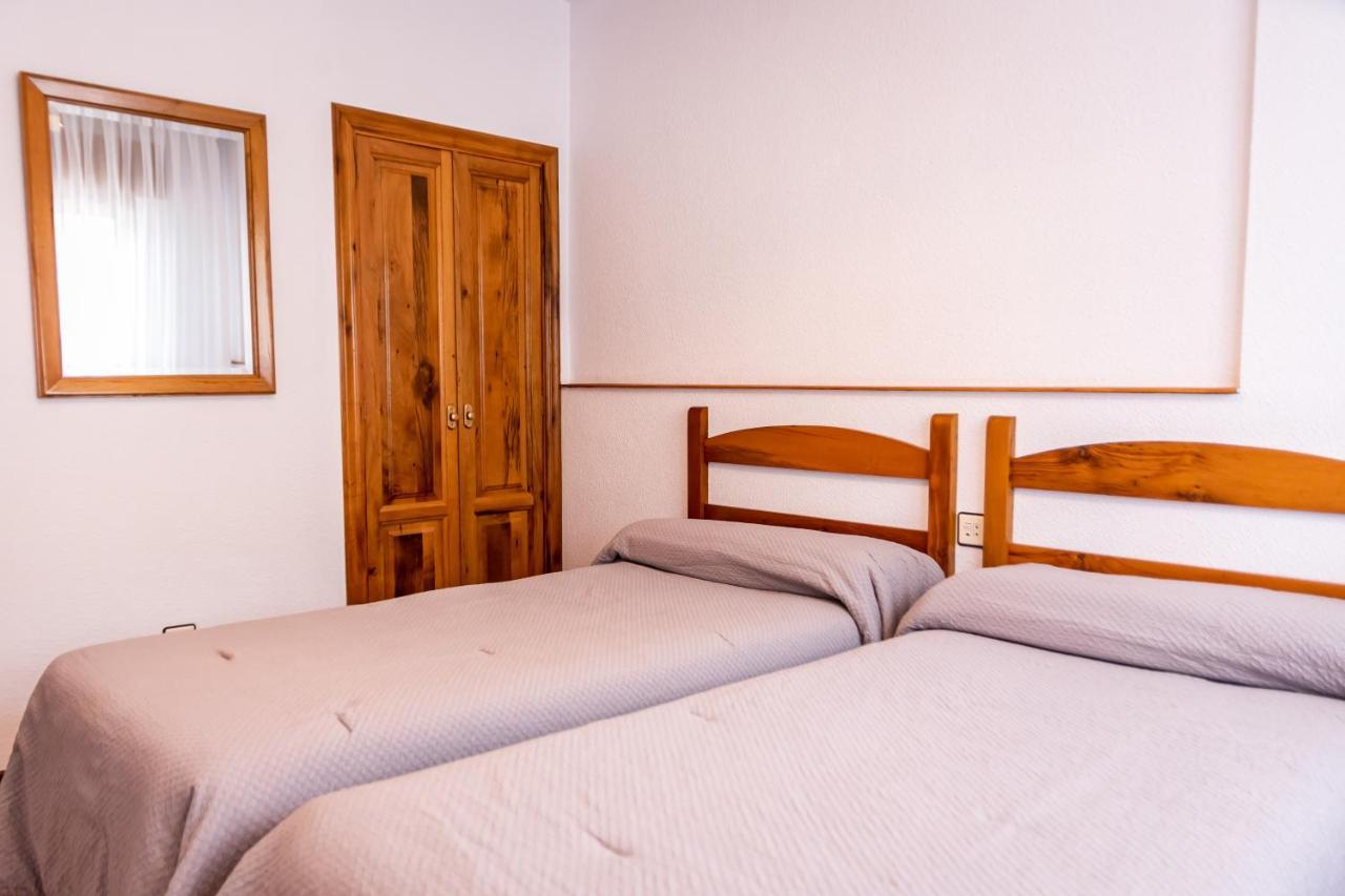 Hostal Restaurante Ventasierra Valdore Bagian luar foto