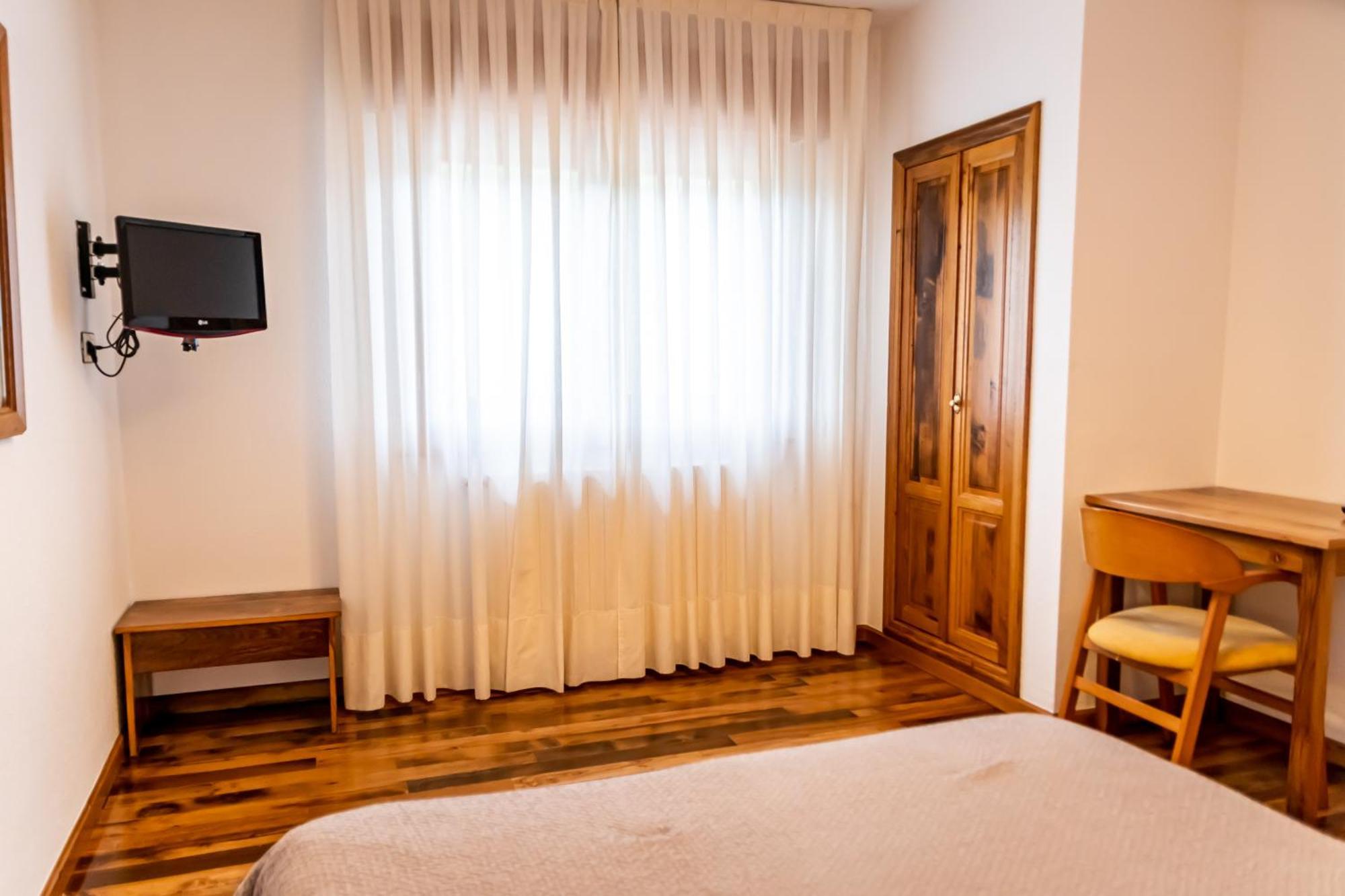 Hostal Restaurante Ventasierra Valdore Bagian luar foto