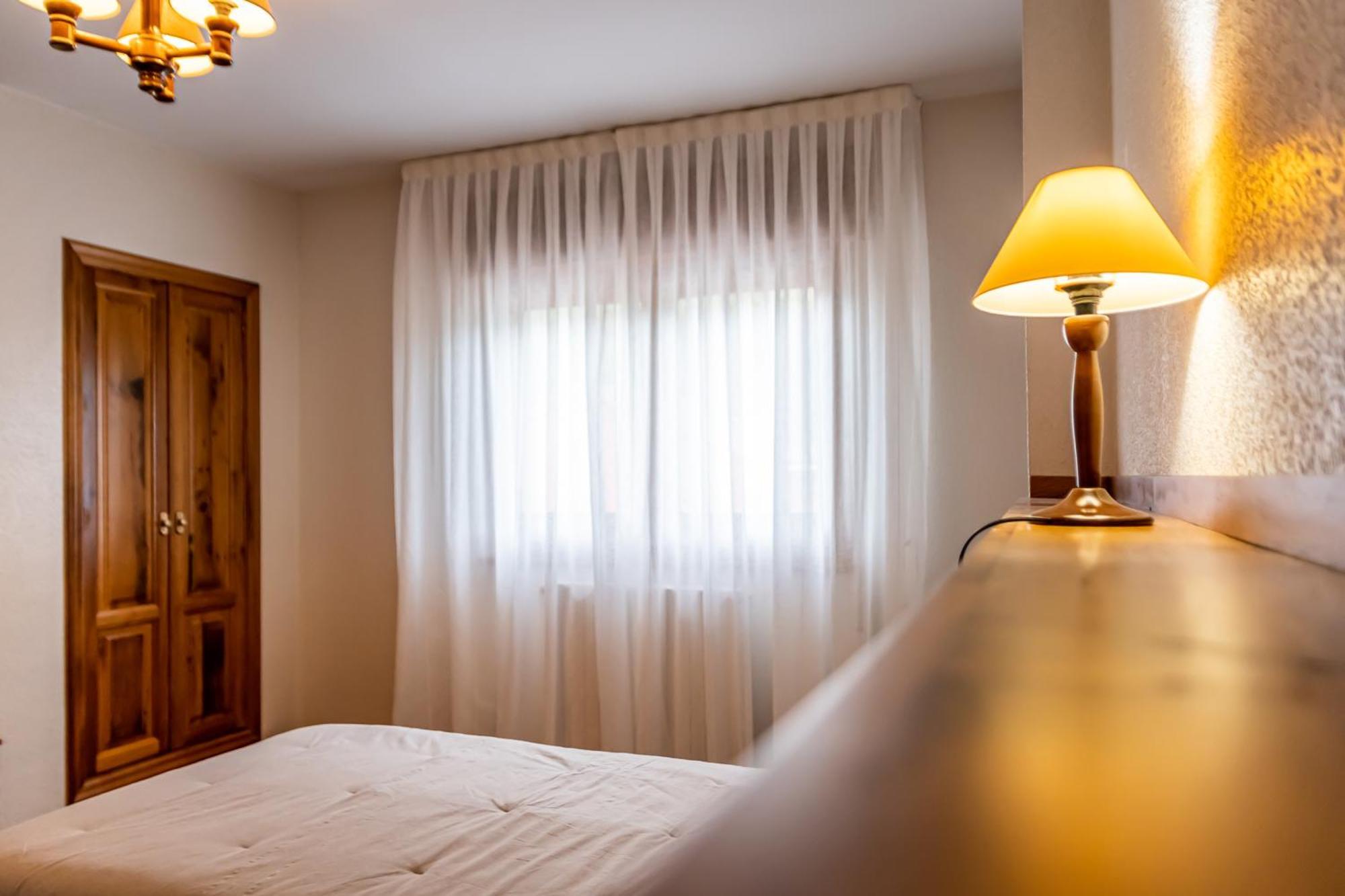 Hostal Restaurante Ventasierra Valdore Bagian luar foto