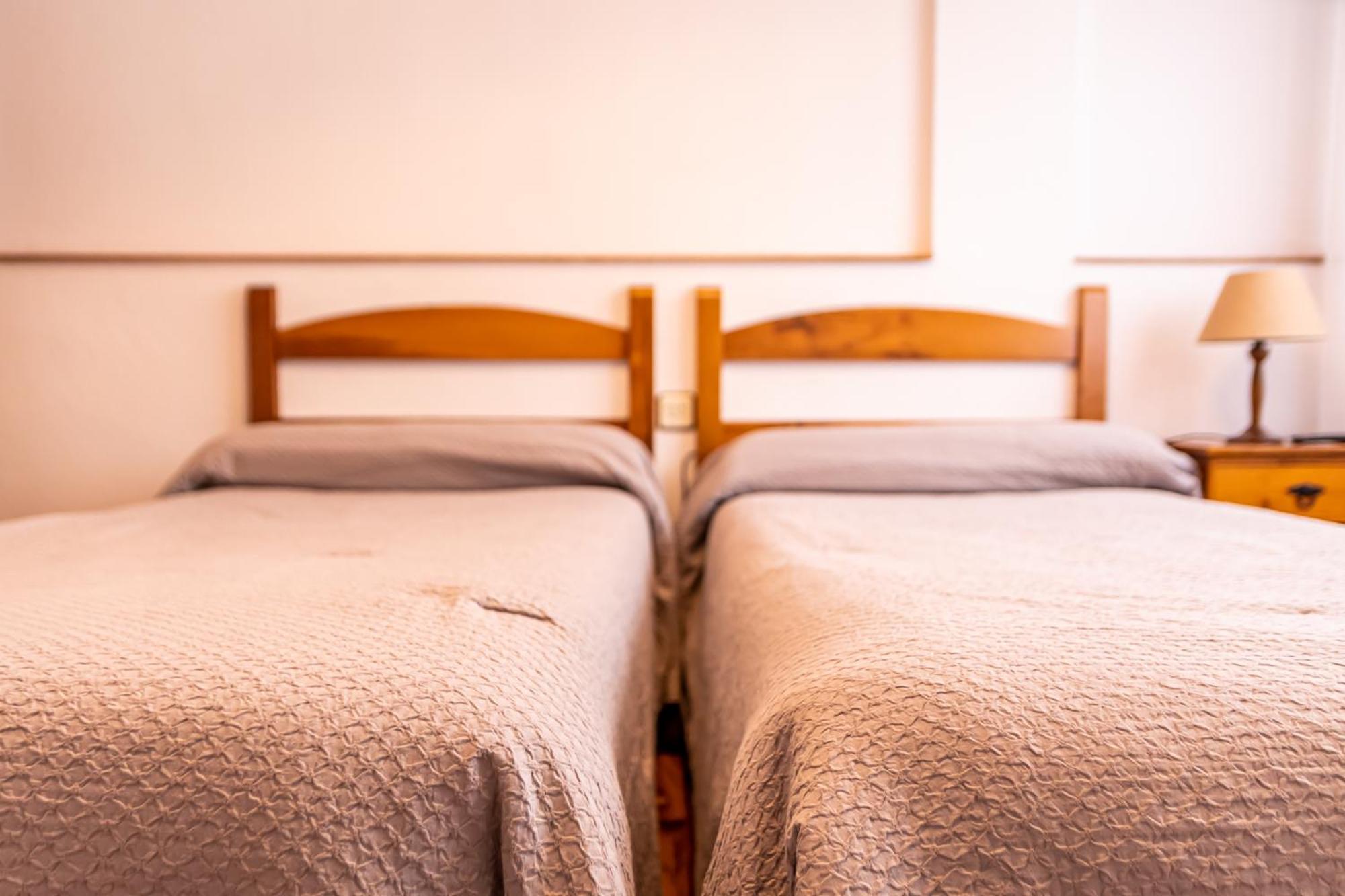 Hostal Restaurante Ventasierra Valdore Bagian luar foto