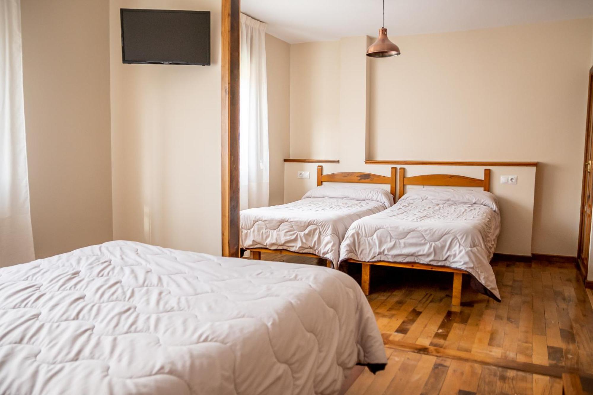 Hostal Restaurante Ventasierra Valdore Ruang foto
